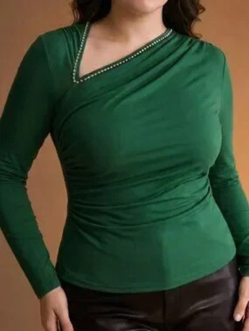 Green Casual Women's Plus Size Rhinestone Embellished Asymmetrical Neck Knit Tee